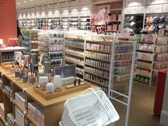 店内环境-名创优品(广东省广州琶洲保利广场店)
