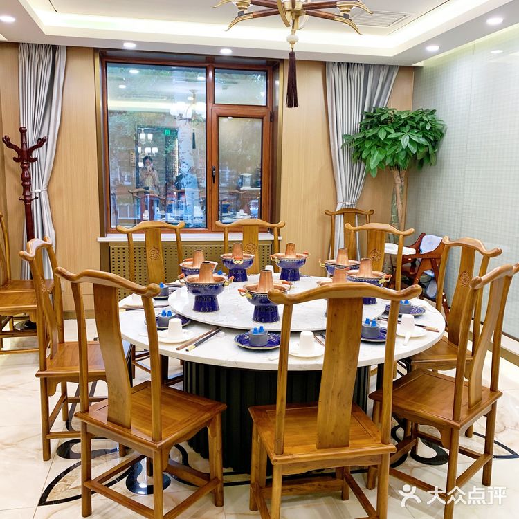 打卡超美味的铜锅涮肉!大口吃肉的幸福~