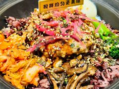超满足京都牛肉蘑菇堡盖浇饭-秘密旅行Bonjour(黑金冠 江南西店)