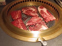 -铭牛烧肉·和牛海鲜自助(高新月牙湖店)