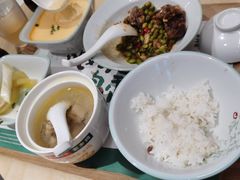 -老乡鸡(上海白玉兰广场店)