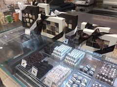 -VENCHI 闻绮(北京国贸商城店)