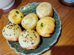 蟹黄和牛大虾拼盘生煎-鑫震源·苏式大虾生煎(山塘街店)