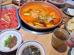 -洱火云南酸菜牛肉火锅(石景山当代商城店)