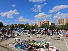 -雪绒花路停车场