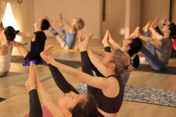 -酉嘉瑜伽YO+YOGA