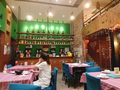 -香巴拉云南餐厅(华莱坞店)