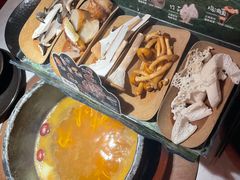 土鸡菌汤锅-芸山季·云南野生菌火锅(人民广场来福士店)