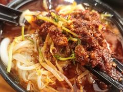 -丽虹云南过桥米线(兴工街店)