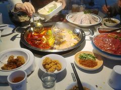 -茅草房·河畔园林火锅