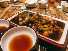 -虾弄弄海派小龙虾·牛羊蝎子火锅