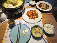 -九锅一堂酸菜鱼(学府凯德店)