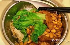 Braised Pork with Yellow Beans and Bamboo Shoots Rice