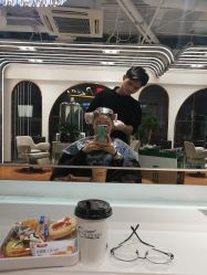 -BULB STUDIO 巴柏明星发型工作室