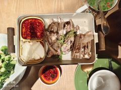 -耶里夏丽·丝路国际·新疆餐厅(浦东区东方路店)