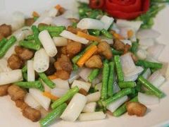 上肉炒酸脆藕尖-竹林农庄