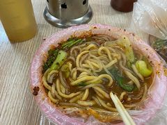 -老邮差酸辣粉麻辣烫(步行街店)