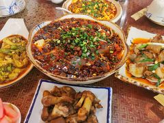 -黄桷树曹家私房菜(江与城店)