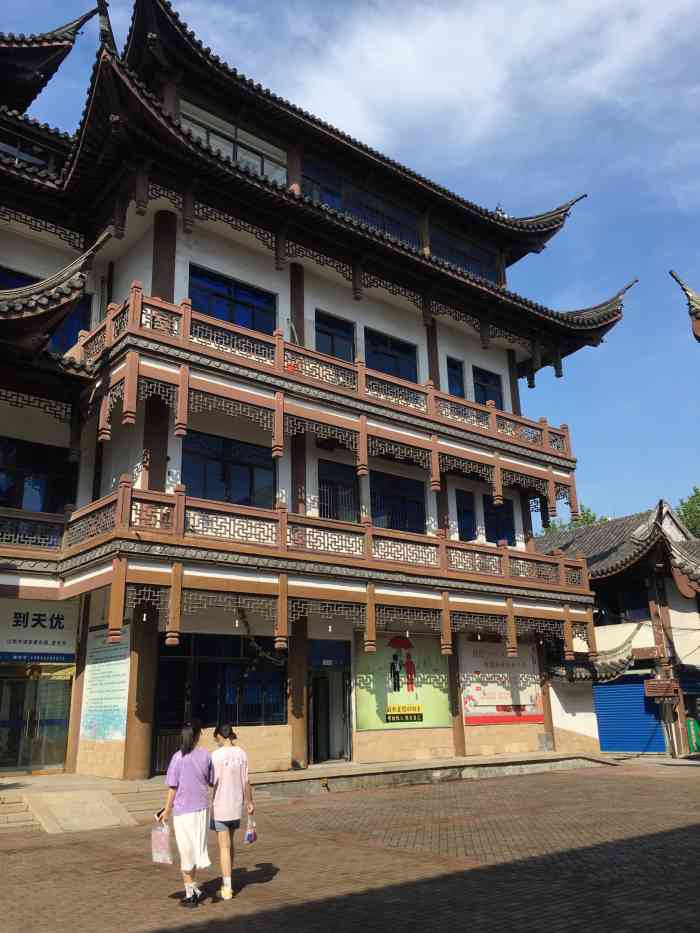 南禅寺书城-"南禅寺书城完全是童年回忆来的了,小学开始.