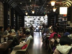 -钟书阁(松江泰晤士小镇店)