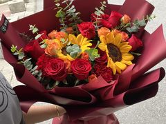 -何兮花店·气球派对鲜花店(马桥银春路万科城店)