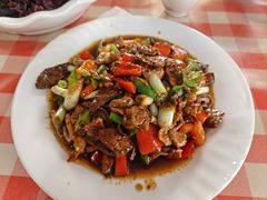 哈尼小炒-绿草墩