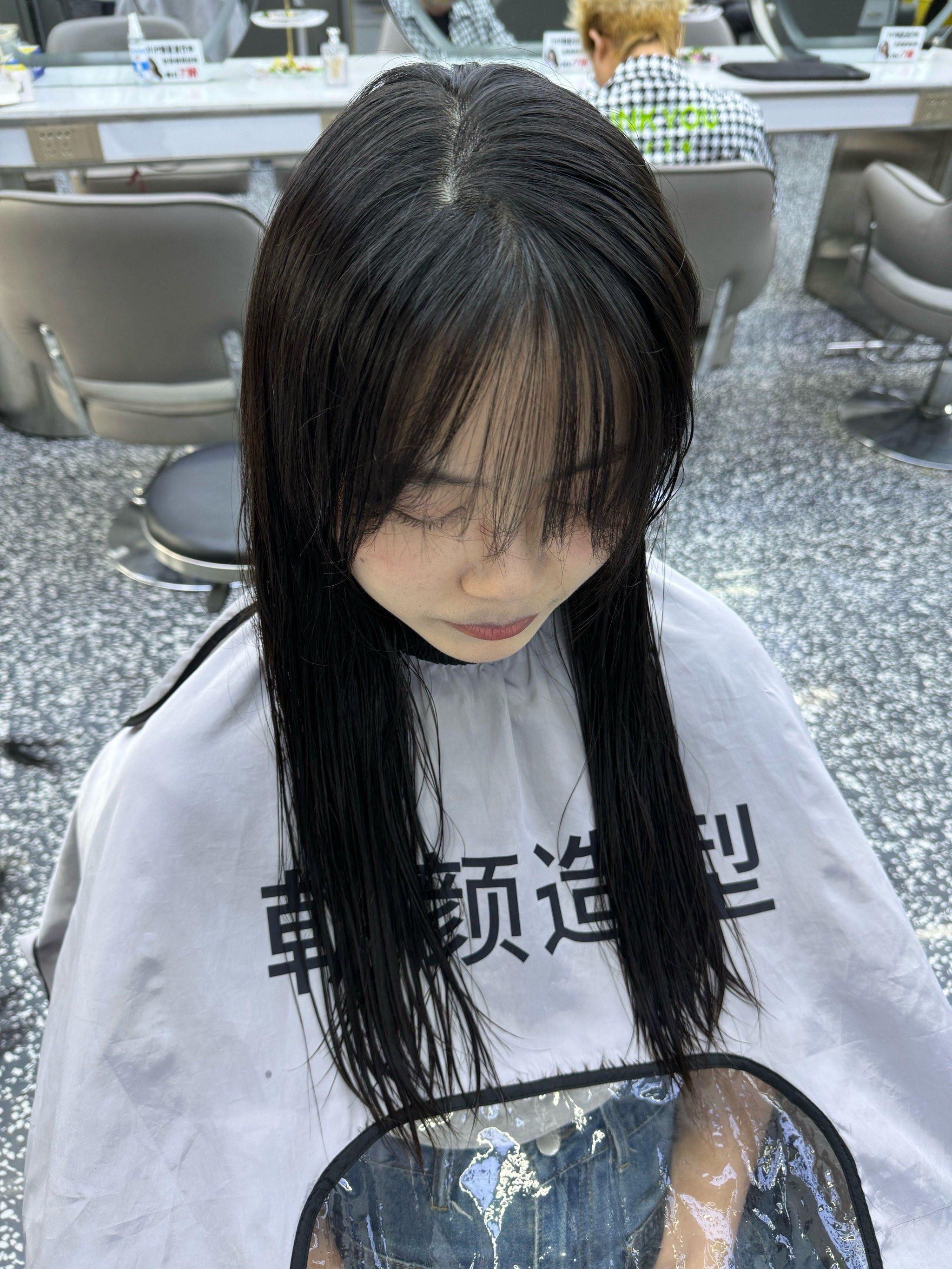 简单又好看的发型 女生中长发发型 女生减龄烫发发型推荐 派生