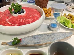 -洪氏嗨捞·广东猪肚鸡·椰子鸡火锅(西咸万象城店)