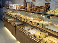 面包甜点陈列柜-鲍师傅糕点(大沽南路店)