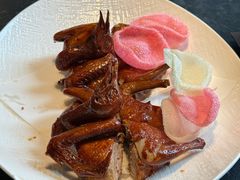 -蝴蝶里·粤菜·点心(滨江龙湖店)