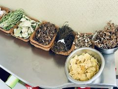-农家院铁锅炖(西韩路店)