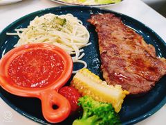 -丽莎沙拉轻食餐厅(国贸店)