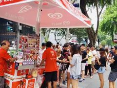 -詹爷爷乌节路街头冰淇淋