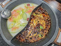 鸳鸯锅-秦巴石锅鱼