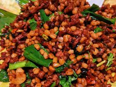 野橄榄剁炒牛脊肉-老滇山寨•云南特色菜•地方菜•民族风情歌舞表演(金碧店)