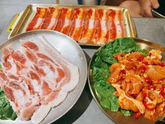 -围炉肉舍•炭烤活鳗•丹东海鲜烤肉(步行街店)