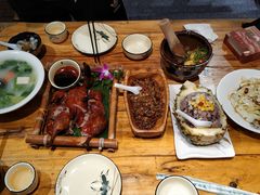 -老滇山寨•云南特色菜•地方菜•民族风情歌舞表演(金碧店)