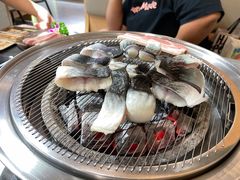 -围炉肉舍•炭烤活鳗•丹东海鲜烤肉(步行街店)