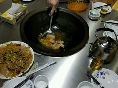 -屯老二农家铁锅炖·行业领军者(梅江店)