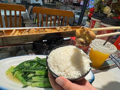-刘姐啤酒鱼民族演艺餐厅(西街总店)