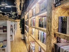 -新华里咖啡书吧(新华书店小寨店)