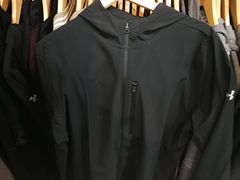 -UNDER ARMOUR(八达岭奥莱店)