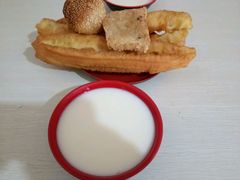 油條&nbsp;炸糯米糕&nbsp;圓的忘記了-李刚油条