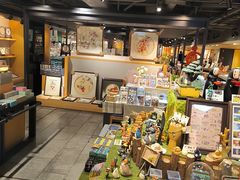 -猫的天空之城概念书店(苏州诚品店)