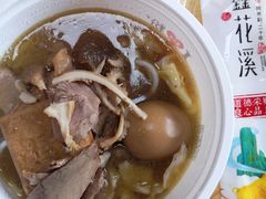 -鑫花溪牛肉米粉(人民广场店)