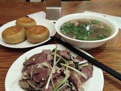 -清真吴记门钉肉饼·喜多利