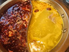 -小天鹅火锅·一线江景洪鼎旗舰店(洪崖洞店)