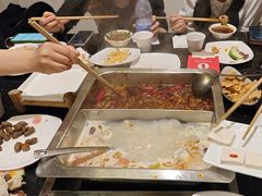 -百年川椒重庆老火锅(光谷店)
