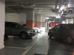 -虹桥天地-停车场