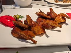 玻璃脆皮乳鸽-馋遇江南·精致湖景雅宴(东方之门店)